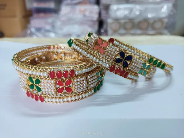 Golden_Alloy_Artificial_Stone_And_Beads_Bangles_For_Women