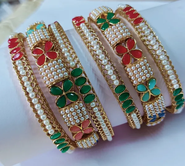 Golden_Alloy_Artificial_Stone_And_Beads_Bangles_For_Women