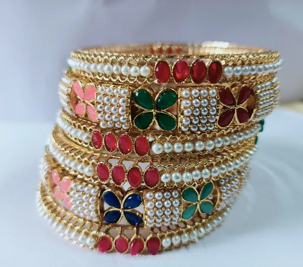 Golden_Alloy_Artificial_Stone_And_Beads_Bangles_For_Women