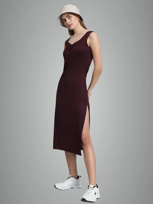 Wine_Cotton_Blend_Solid_Straight_Fit_Midi_Length_Dress_For_Women_&_Girls