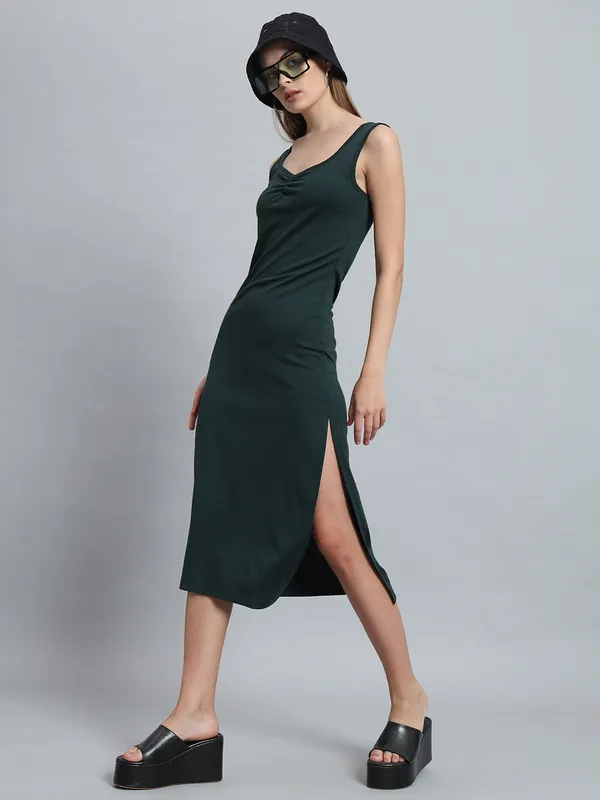 Bottel_Green_Cotton_Blend_Solid_Straight_Fit_Midi_Length_Dress_For_Women_&_Girls