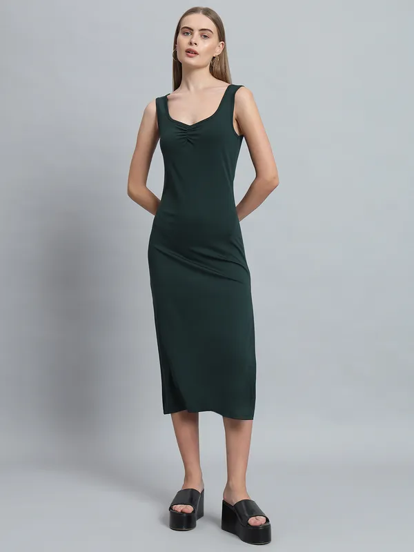 Bottel_Green_Cotton_Blend_Solid_Straight_Fit_Midi_Length_Dress_For_Women_&_Girls