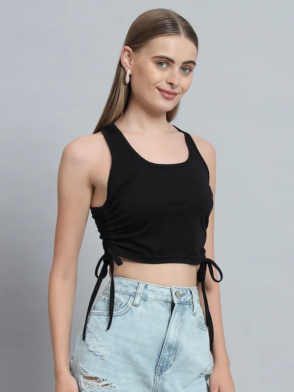 Black_Deep_U-Neck_Sleeveless_Crop_Top_For_Women_&_Girls