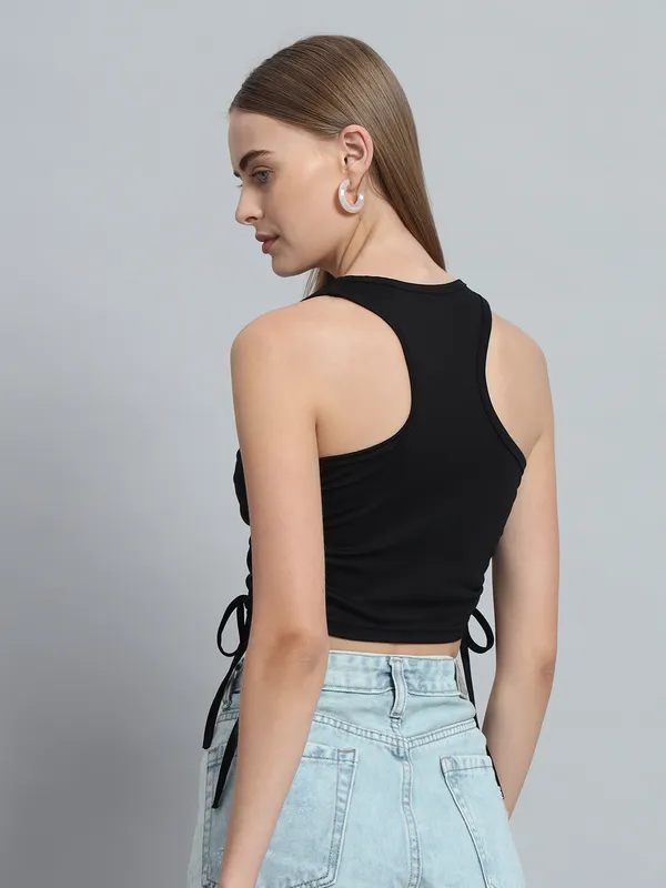 Black_Deep_U-Neck_Sleeveless_Crop_Top_For_Women_&_Girls