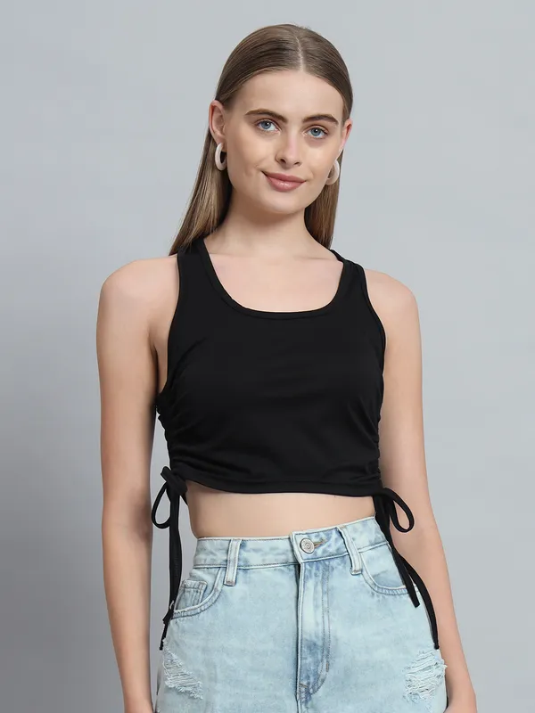 Black_Deep_U-Neck_Sleeveless_Crop_Top_For_Women_&_Girls