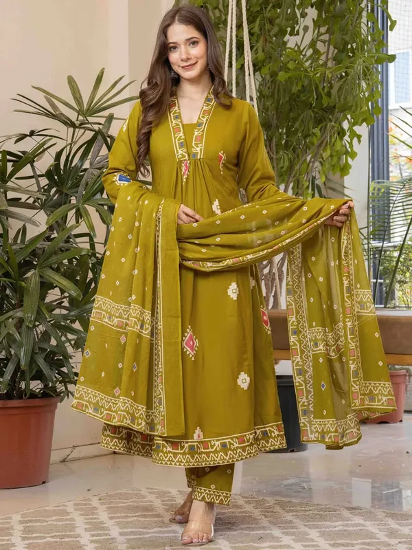 Sm_olive_green_printed_kurta_set