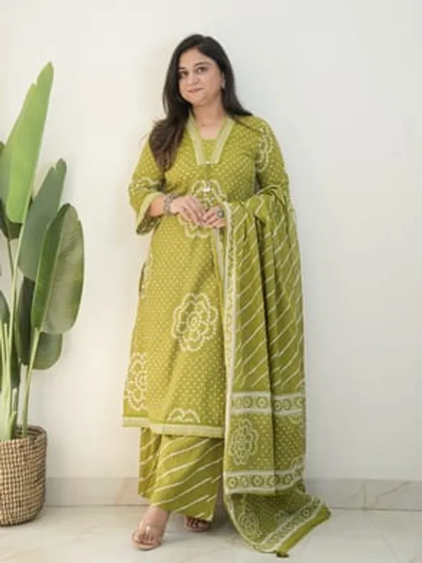 Libas_Srisha_Green_Bandhani_Print_Cotton_Suit_Set_with_Leheriya_Dupatta