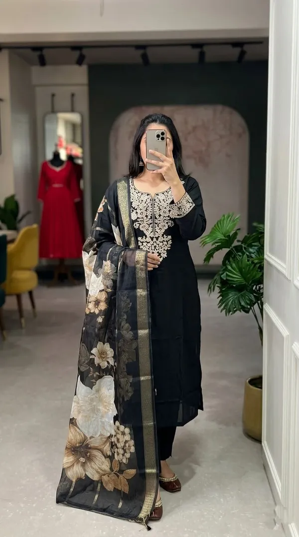 Libas_Black_Embroidered_Straight-Fit_Suit_Set_with_Floral_Organza_Dupatta