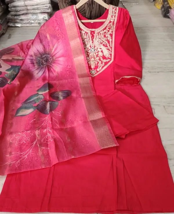 Libas_Bright_Pink_Roman_Silk_Embroidered_Kurta_Set_with_Organza_Dupatta