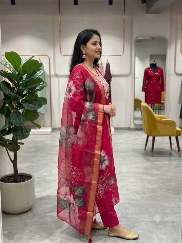 Libas_Bright_Pink_Roman_Silk_Embroidered_Kurta_Set_with_Organza_Dupatta