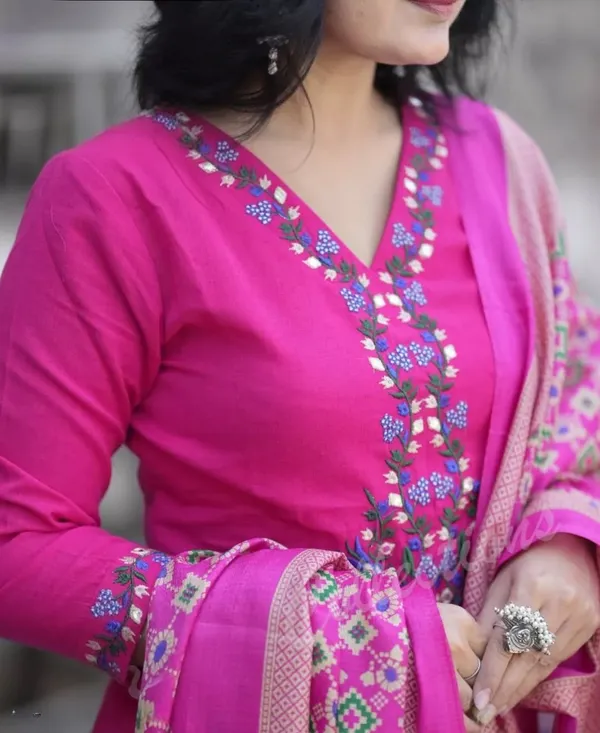pink_embroidered_cotton_kurta_set__ss