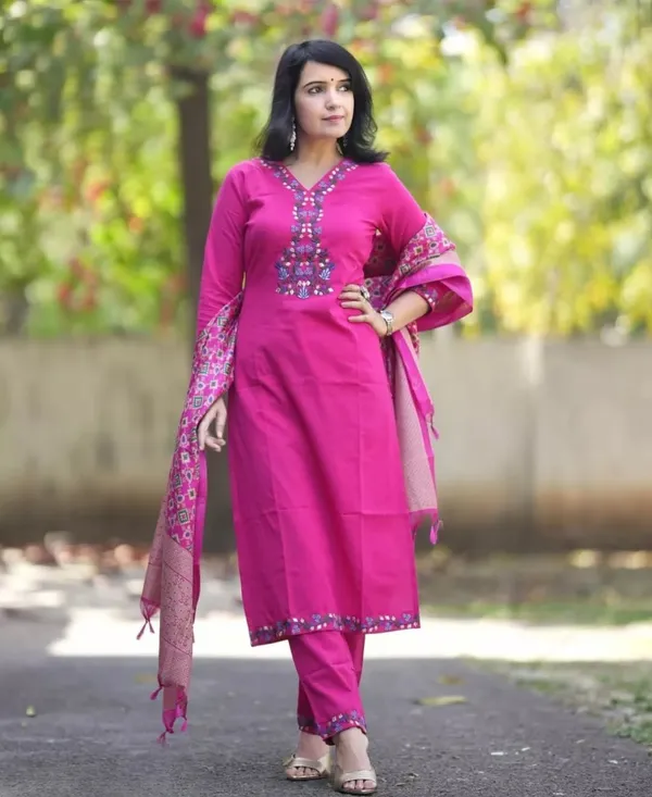 pink_embroidered_cotton_kurta_set__ss