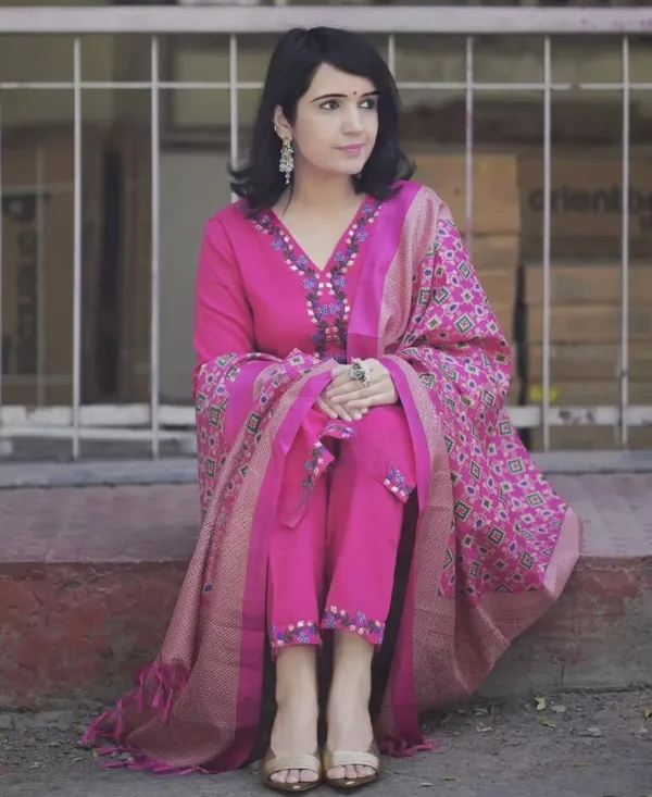pink_embroidered_cotton_kurta_set__ss