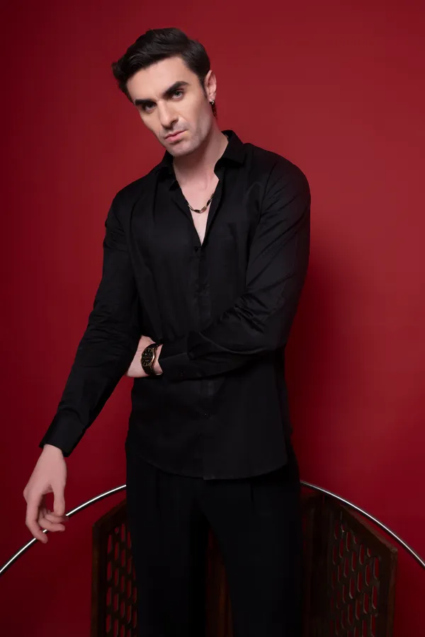 Black_Cotton_Cutway_Collar_Full_Sleeves_Shirts_For_Men