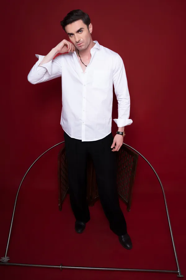 White_Cotton_Cutway_Collar_Full_Sleeves_Shirts_For_Men