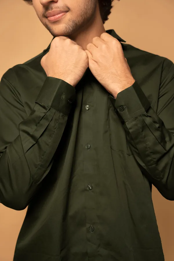 Olive_Green_Cotton_Cutway_Collar_Full_Sleeves_Shirts_For_Men