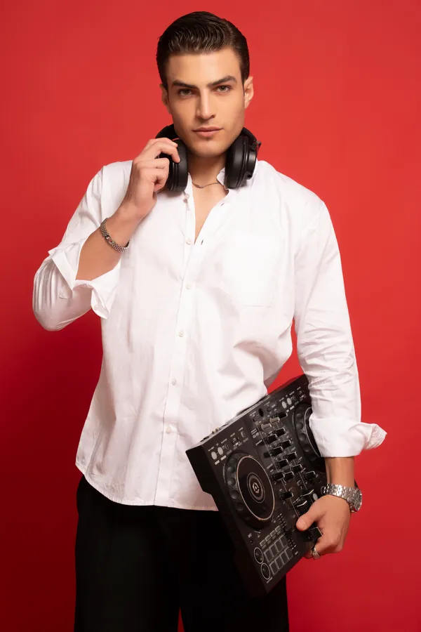 White_Premium_Giza_Cutway_Collar_Full_Sleeves_Shirts_For_Men