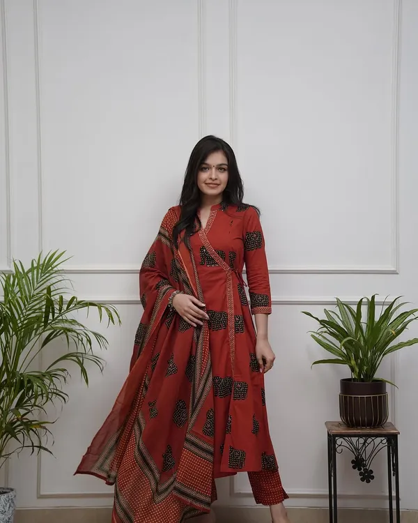 Beautiful_Angarkha_Style_Look_Kurti_and_Pant_Paired_with_Dupatta