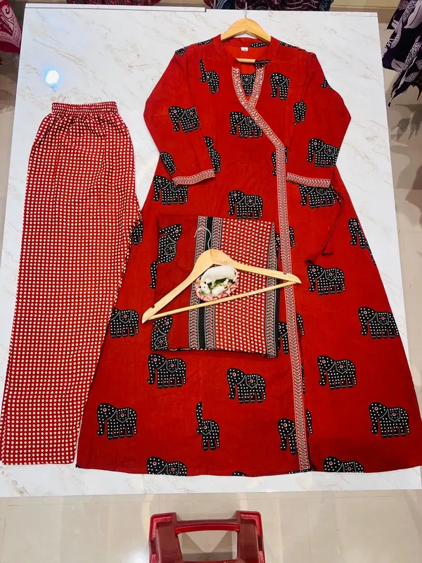 Beautiful_Angarkha_Style_Look_Kurti_and_Pant_Paired_with_Dupatta
