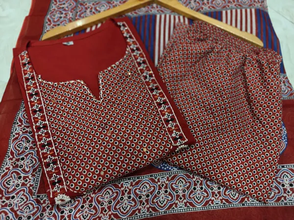 Beautiful_Cotton_Printed_Kurti_and_Pant_Paired_with_Dupatta