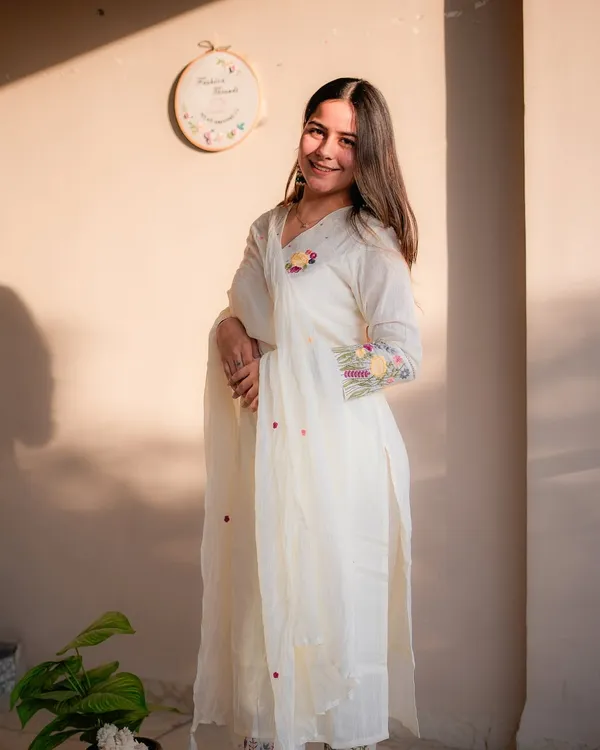 Beautiful_Embroidered_Cotton_Dobby_Kurti_and_Pant_Paired_with_Mulmul_Embroidered_Dupatta