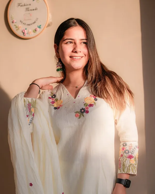 Beautiful_Embroidered_Cotton_Dobby_Kurti_and_Pant_Paired_with_Mulmul_Embroidered_Dupatta