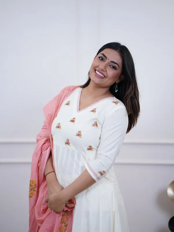 Cotton_Embroidered_Kurti_and_Pant_Paired_with_Printed_Dupatta