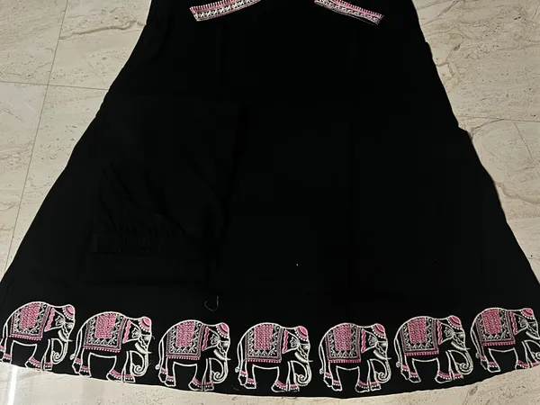 Cotton_Embroidered_Kurti_and_Pant_Set