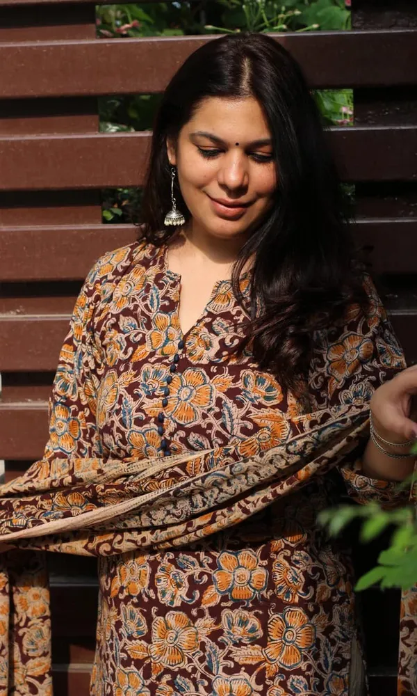 Cotton_Kalamkari_Printed_Kurti_and_Pant_Paired_with_Dupatta