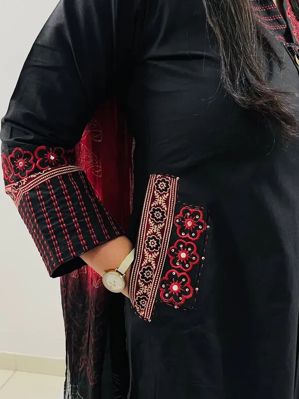 Cotton_Kurti_and_Pant_Paired_with_Mulmul_Dupatta