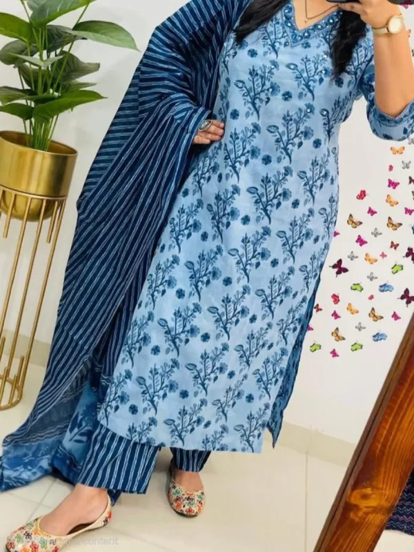 Cotton_Printed_Kurti_and_Pant_Paired_with_Dupatta