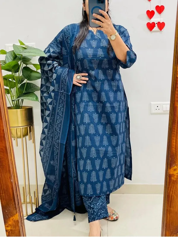 Cotton_Printed_Kurti_and_Pant_Paired_with_Mul_