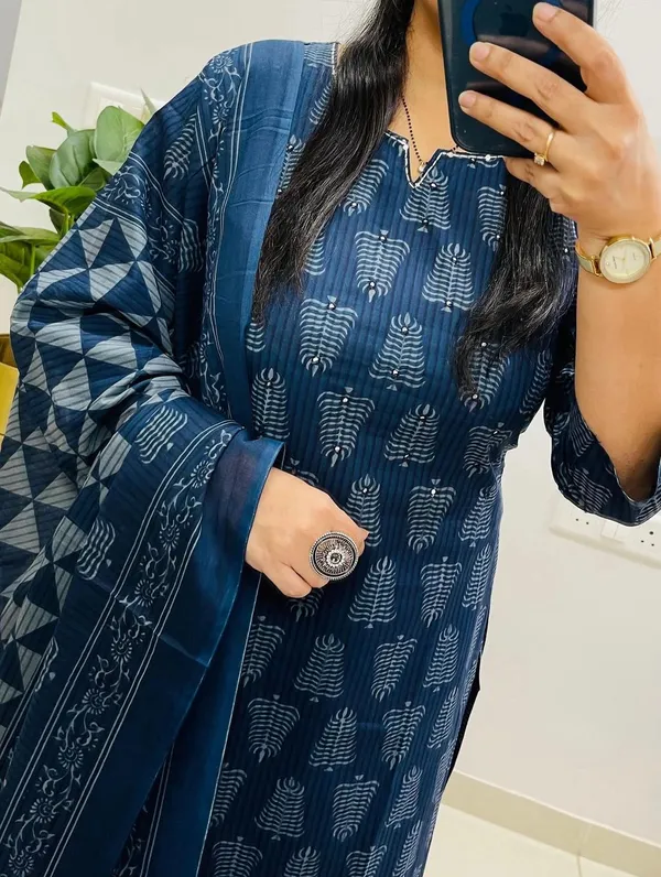 Cotton_Printed_Kurti_and_Pant_Paired_with_Mul_