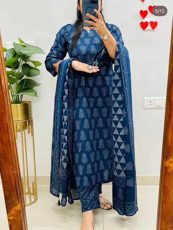Cotton_Printed_Kurti_and_Pant_Paired_with_Mul_