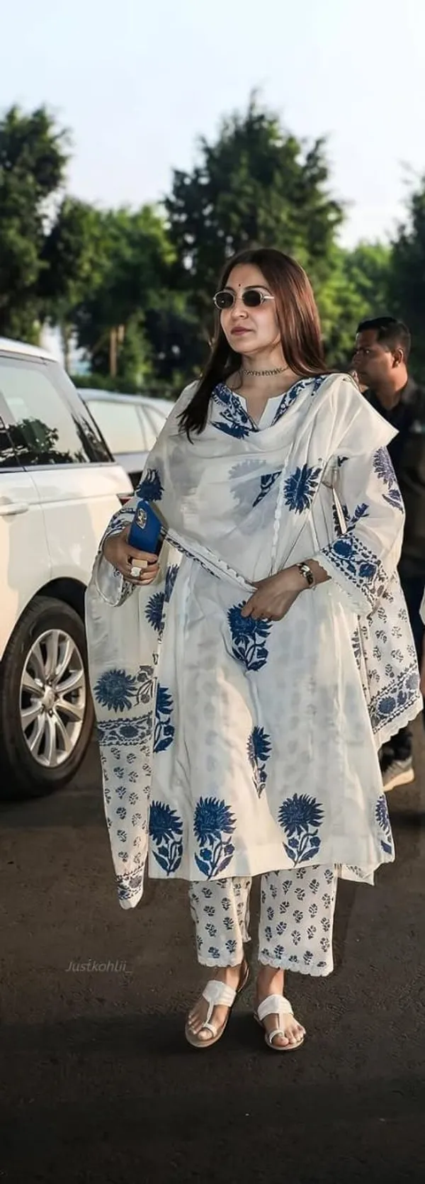 Printed_Cotton_Kurti_and_Pant_Paired_with_Lace_Work_Dupatta