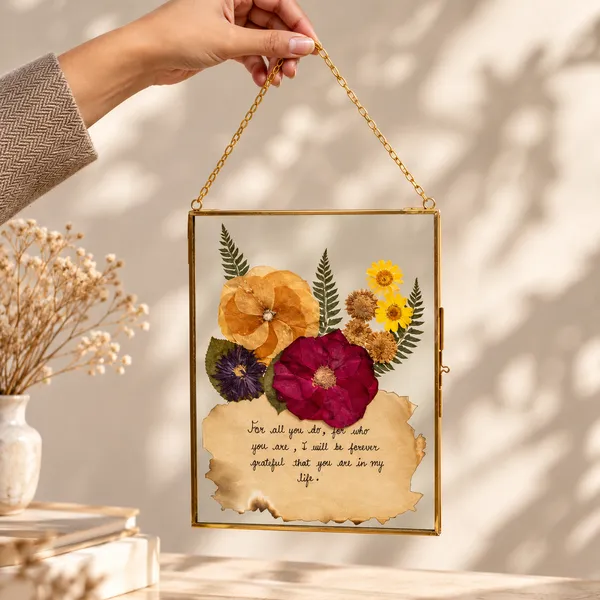 Custom_Note_Pressed_Flower_Frame_|_Personalised_Hanging_Botanical_Art_|_Gold_|_8_X_10_Inch