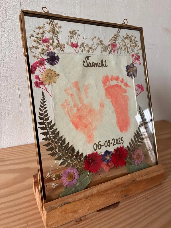 Baby_Hand_&_Footprint_Keepsake_Frame_|_Custom_Pressed_Flower_Nursery_Décor