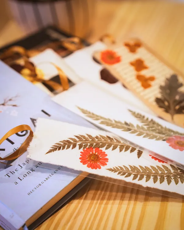 Handmade_Pressed_Flower_Bookmark_|_Set_Of_Any_3_(Assorted_Florals)_|_Gold_|_8_X_10_Inch
