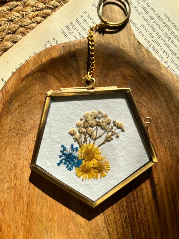 Pressed_Flower_Mini_Keychains_|_Vintage_Brass_Frame_Hexagon_|_Multicolor_|_3_X_3_Inch