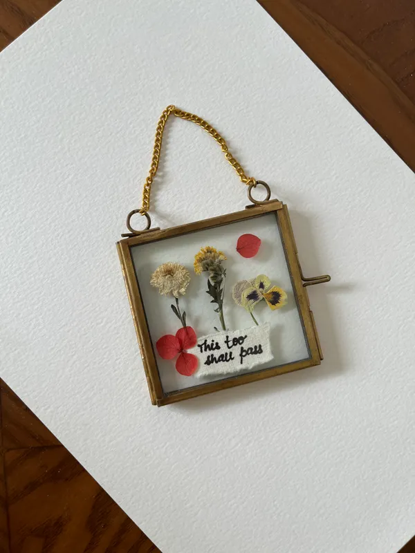 Vintage_Pressed_Flower_Hanging_Frame_�_3x3_inch_Handmade_Home_Decor_with_Personalized_Message