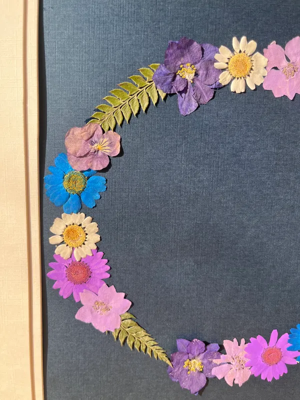 Circle_Pressed_Flower_Frame_|_Handmade_Botanical_Wall_Decor_Gift_|_Multicolor_|_11_X_15_Inch