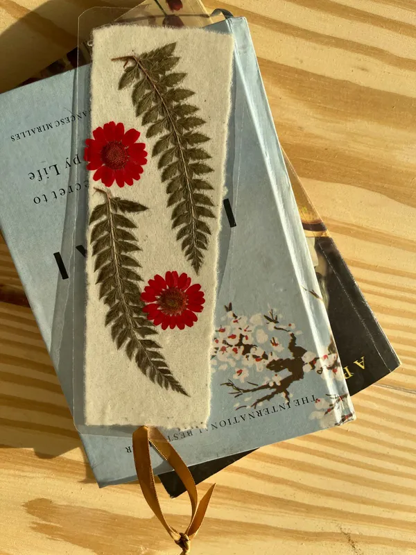 Botanical_Bliss_Pressed_Flower_Bookmark_|_Handmade_Nature_Inspired_Page_Marker_|_Gold_|_8_X_10_Inch