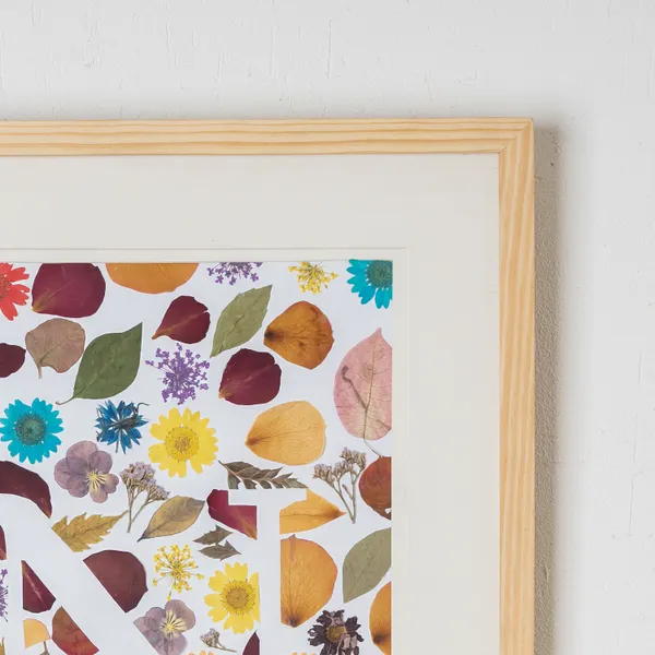 Personalised_Initial_Pressed_Flower_Frame_|_Custom_Botanical_Gift_For_Couples_And_Weddings_|_Multicolor_|_11_X_15_Inch