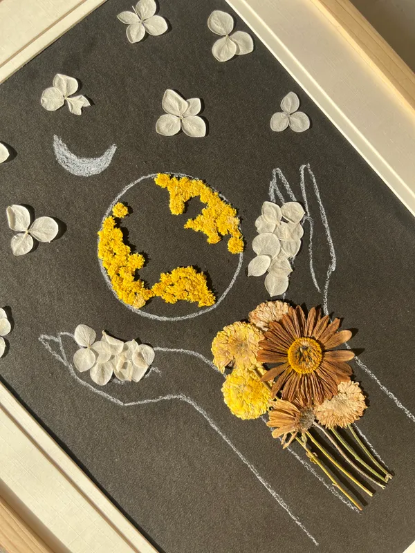 Moonlight_Pressed_Flower_Frame_|_Unique_Botanical_Wall_Art_And_Wedding_Keepsake_|_Multicolor_|_11_X_15_Inch