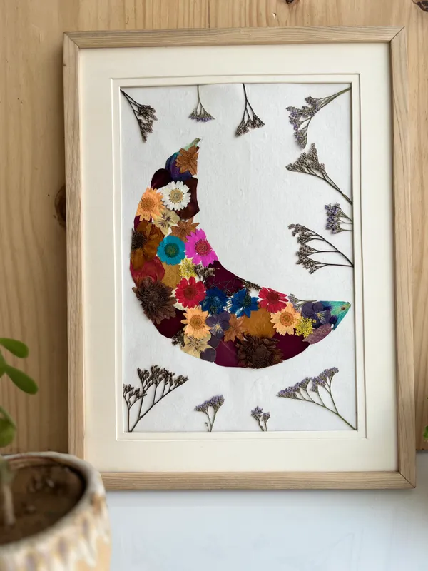 Moon_Shaped_Pressed_Flower_Frame_|_Unique_Botanical_Wall_Art_And_Wedding_Keepsake_|_Multicolor_|_11_X_15_Inch
