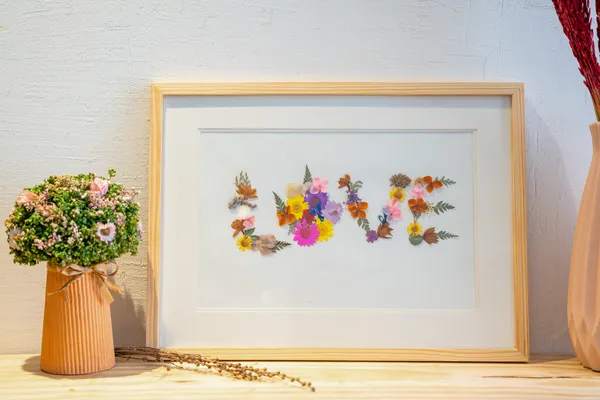Couple_Initials_Floral_Art_Frame_|_Customised_Pressed_Flower_Keepsake_For_Valentines_|_Multicolor_|_11_X_15_Inch