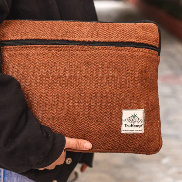 Linear_Laptop_Sleeve_-_Brown