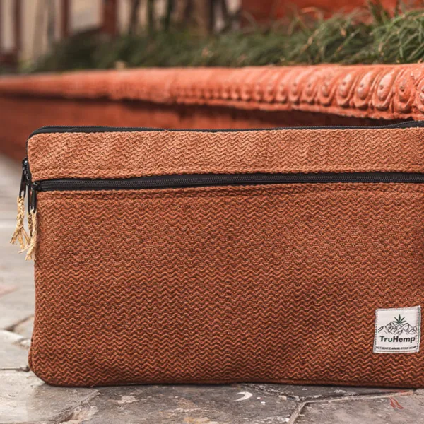Linear_Laptop_Sleeve_-_Brown