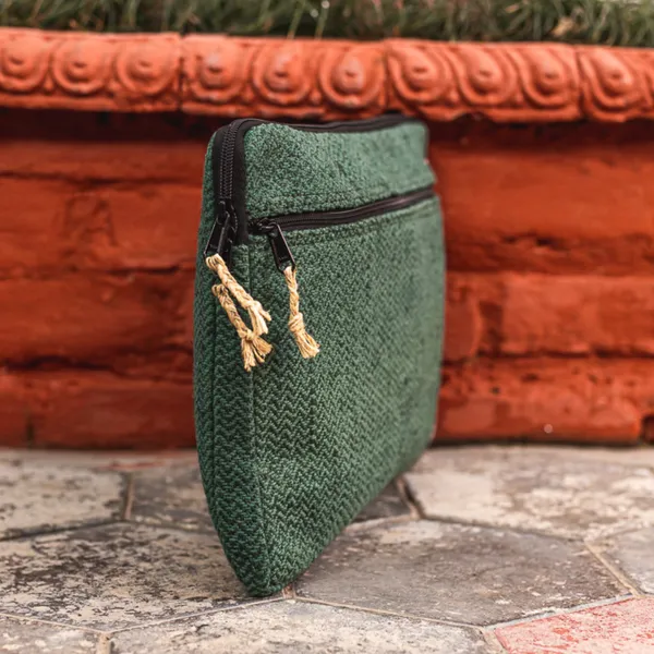 Linear_Laptop_Sleeve_-_Green