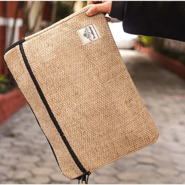 Linear_Laptop_Sleeve_-_Natural